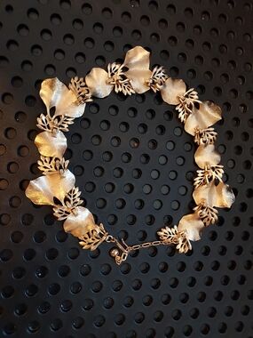 ​Vintage Trifari Brushed Gold Botanical Leaf Choker Necklace - Mid-Century Crown